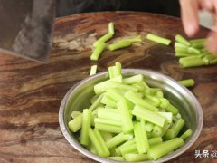 香干炒芹菜(香干炒芹菜怎么做才好吃)